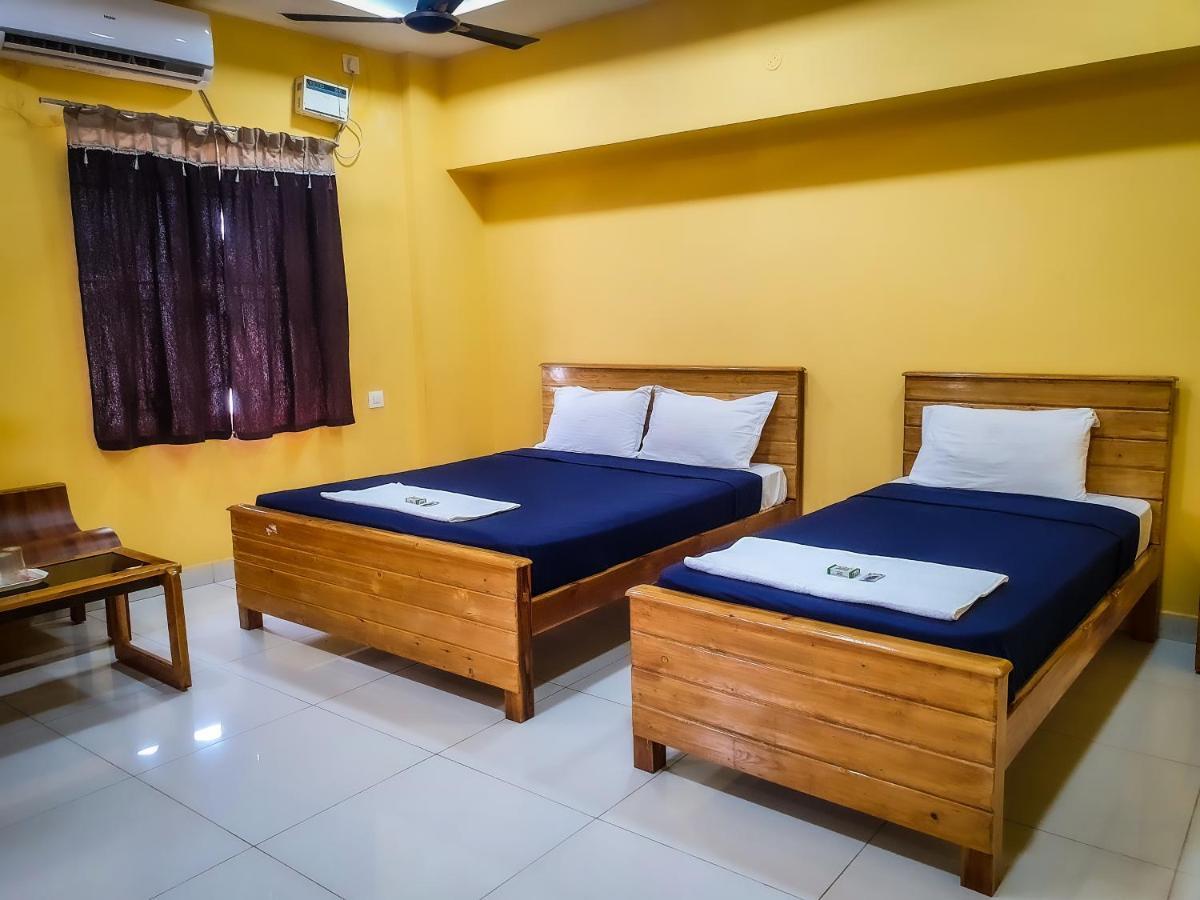 Le Hotel Host Tiruchirappalli Ngoại thất bức ảnh
