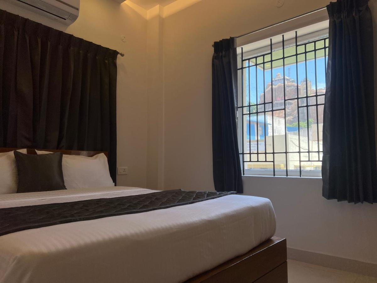 Le Hotel Host Tiruchirappalli Ngoại thất bức ảnh