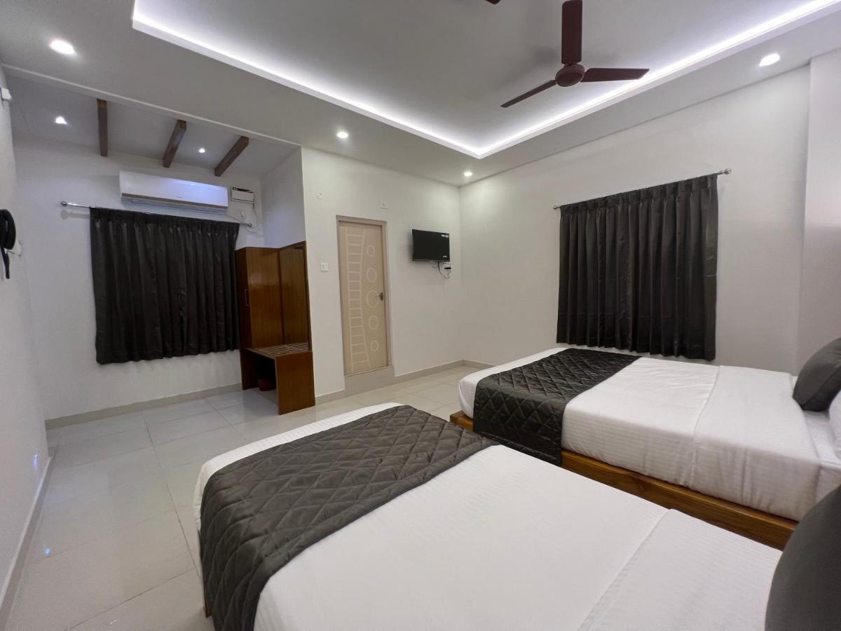 Le Hotel Host Tiruchirappalli Ngoại thất bức ảnh