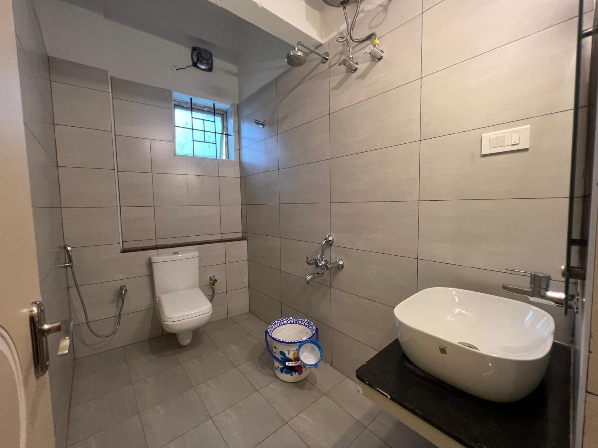 Le Hotel Host Tiruchirappalli Ngoại thất bức ảnh