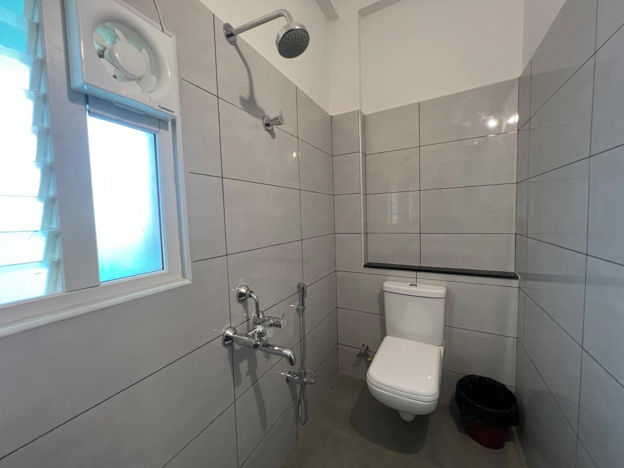 Le Hotel Host Tiruchirappalli Ngoại thất bức ảnh