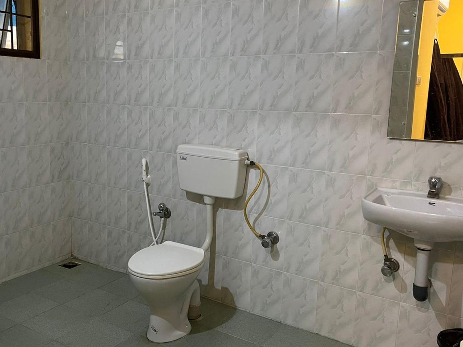 Le Hotel Host Tiruchirappalli Ngoại thất bức ảnh