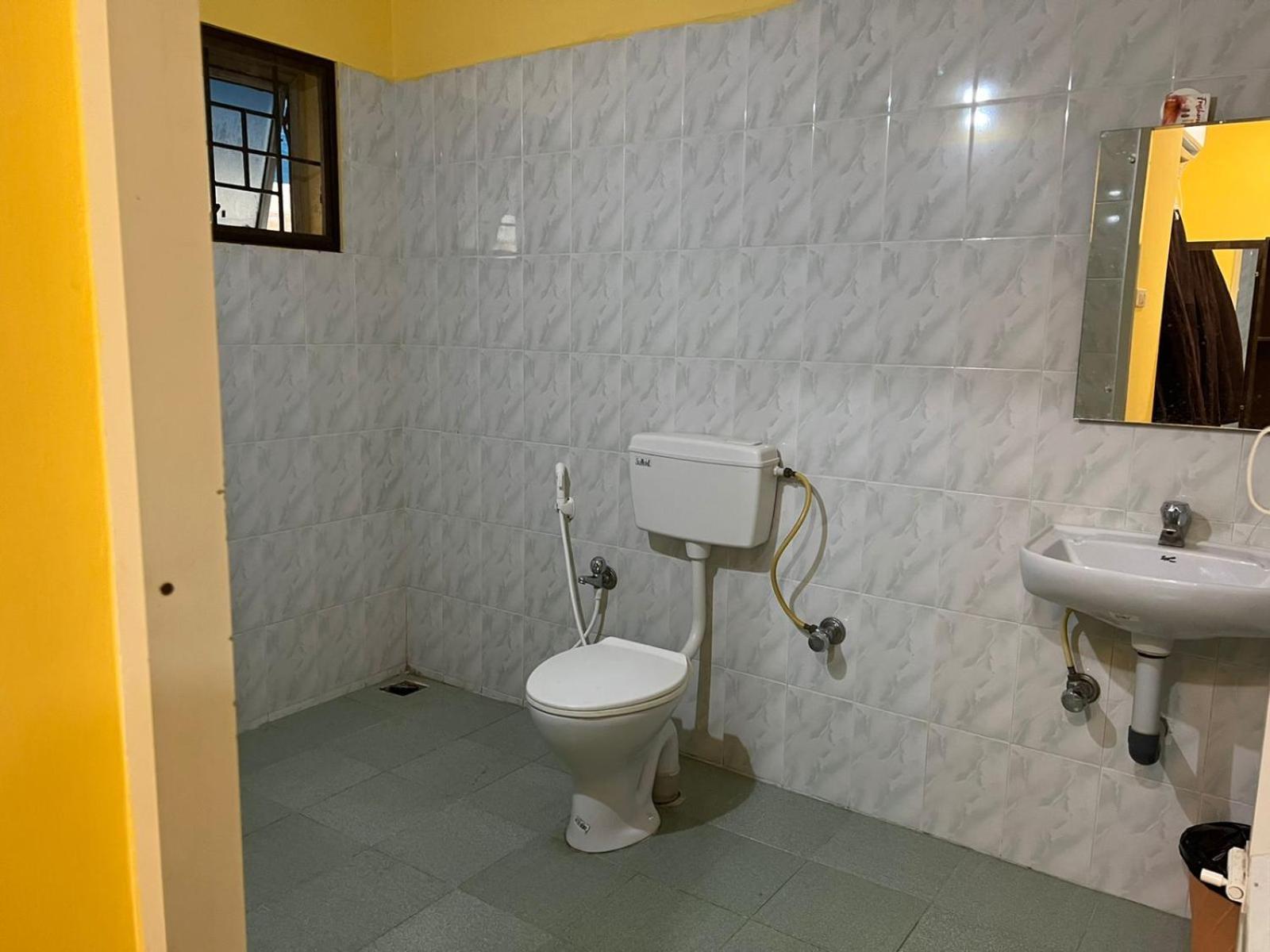 Le Hotel Host Tiruchirappalli Ngoại thất bức ảnh